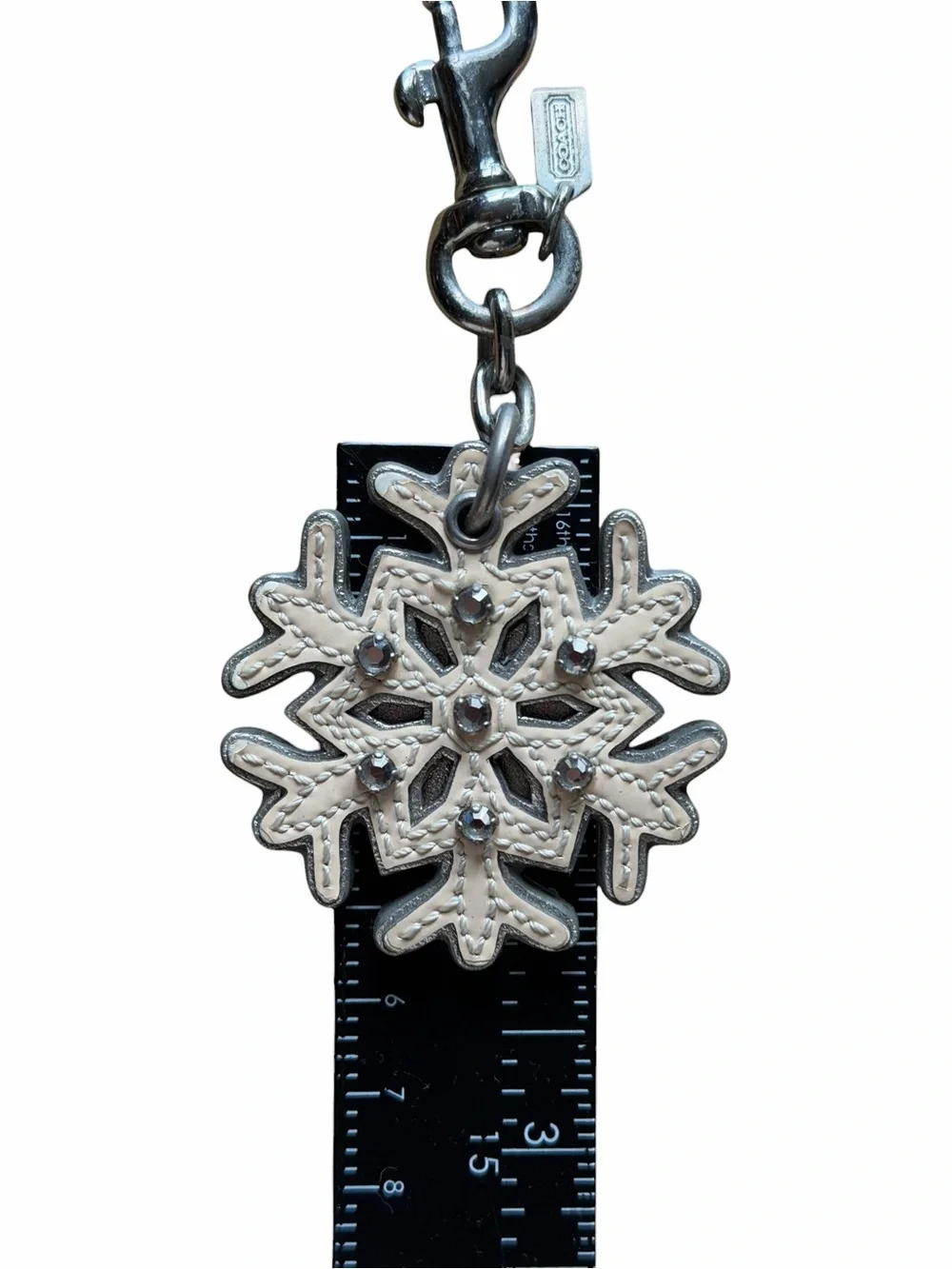 Coach 2009 Snowflake Crystal Leather Bag Charm Keychain Silver White Y2K